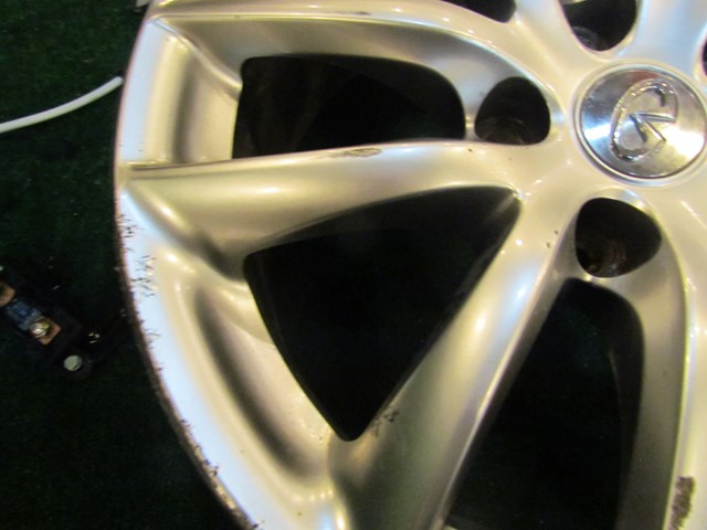 2007 Infiniti G35x Sdn 10 spoke 17 x 7.5 Wheel-Some Blemishes