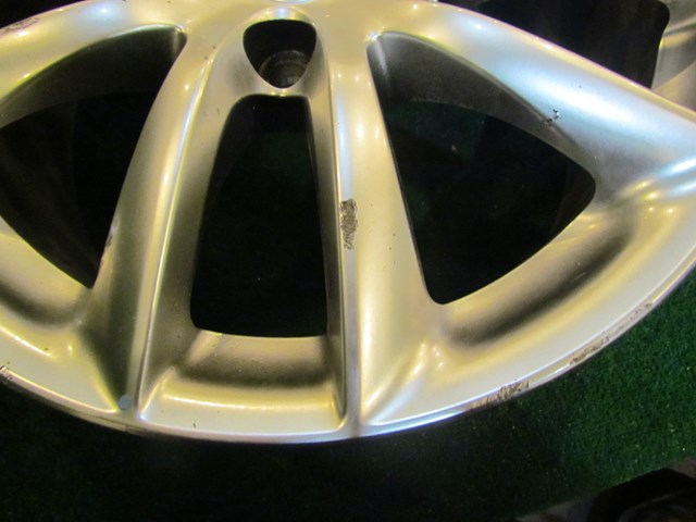 2007 Infiniti G35x Sdn 10 spoke 17 x 7.5 Wheel-Some Blemishes