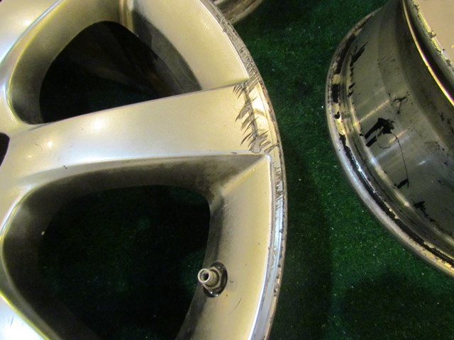 2005 Infiniti G35 Sedan- 17 Inch Wheel-Curb Rash-See Pics