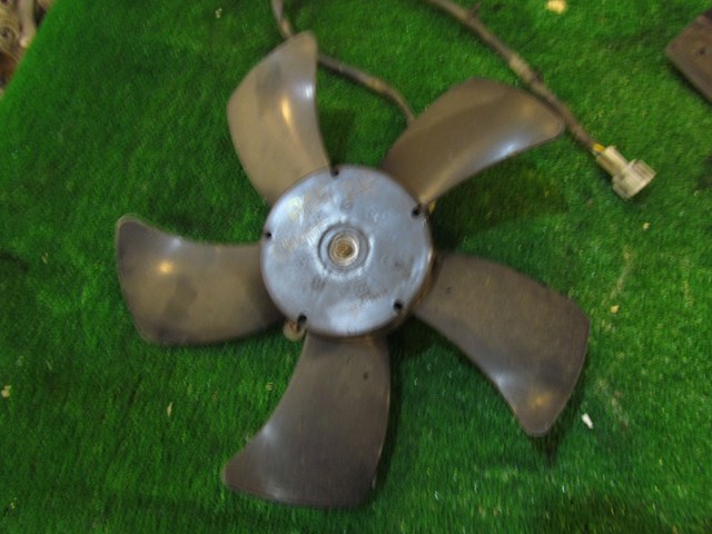 2005 Infiniti G35 Coupe RH Passenger Radiator Fan Blade