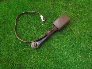 2005 Infiniti G35 Coupe Front RH Seat Belt Buckle