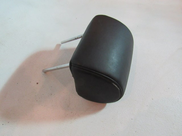 2005 Infiniti G35 Coupe Front RH Headrest