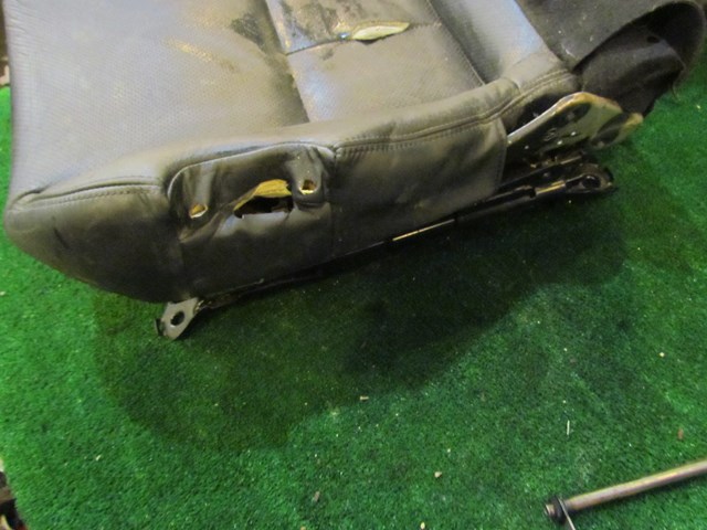 2005 Infiniti G35 Coupe Front RH Seat Frame & Motor