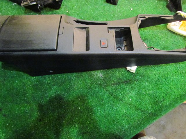 2005 Nissan 350z MT Center Console w/Cupholder