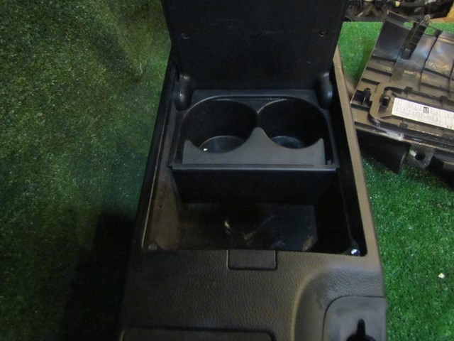 2005 Nissan 350z MT Center Console w/Cupholder