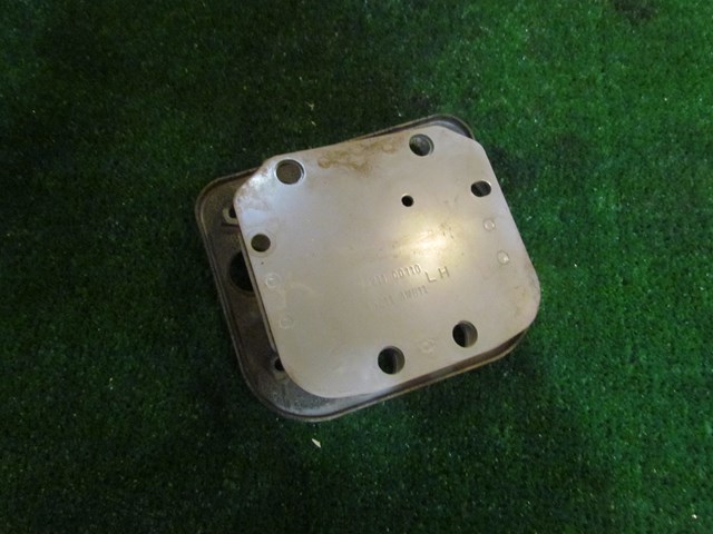 2005 NIssan 350z LH Rear Bumper Reinforcement Mount 85211 CD110