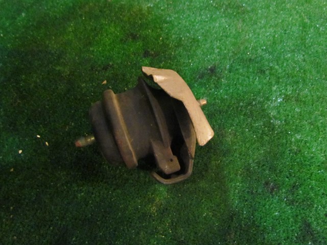 2005 Nissan 350z LH Driver Engine Mount