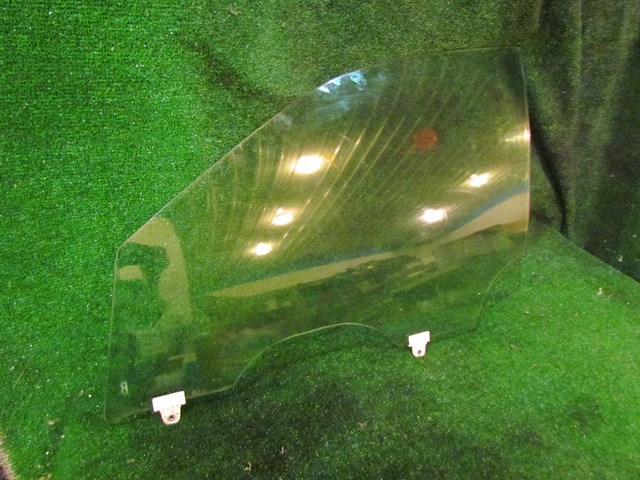 2005 Infiniti G35X Sedan Front LH Driver Door Glass