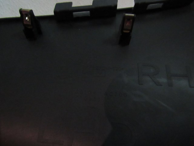 2005 2006 Infiniti G35x Sedan RH Center Console Kick 68134 AC700