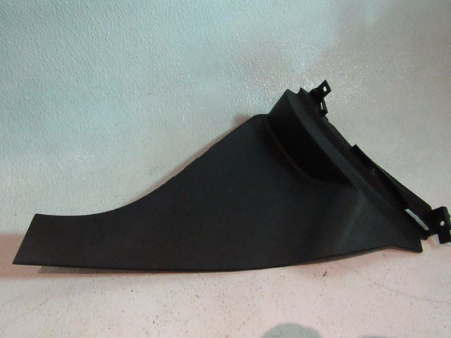 2005 2006 Infiniti G35x Sedan RH Center Console Kick 68134 AC700
