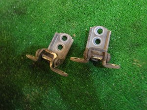 2005 Infiniti G35x Sedan Front RH Passenger Door Hinges