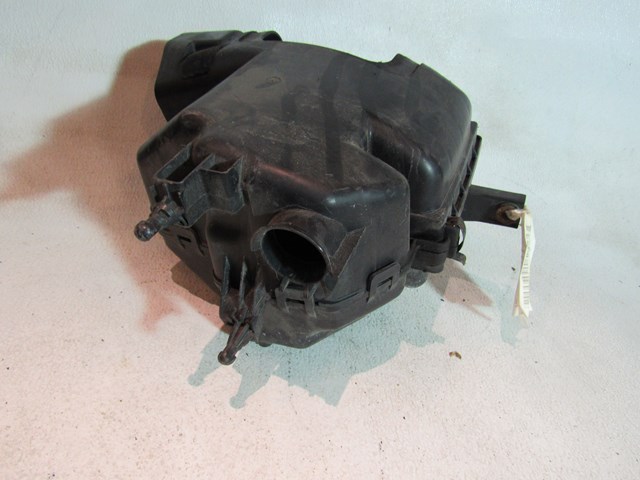 2005 Infiniti G35x Sedan Air Cleaner Box