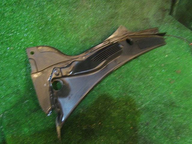 2005 Infiniti G35x Sedan LH Driver Wiper Cowl OEM