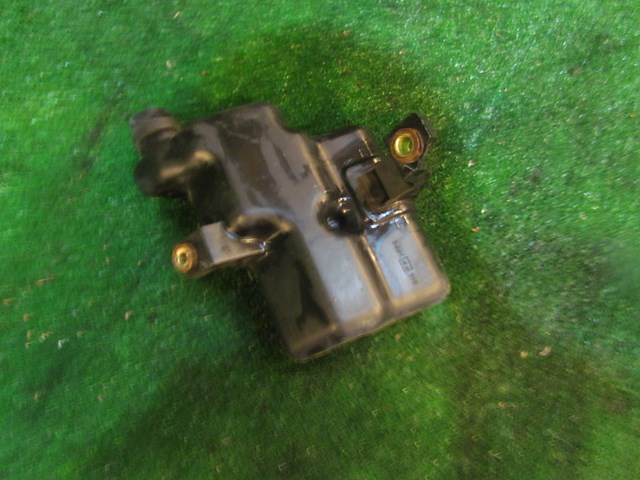 2005 Infiniti G35x Sedan Air Cleaner Lower Resonator