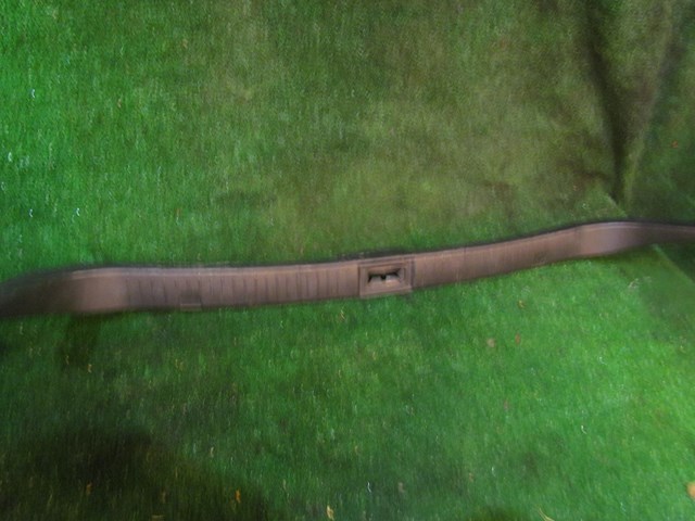 2005 Infiniti G35x Sedan Trunk Latch Moulding 84993 AL500