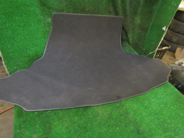 2005 Infiniti G35x Sedan Trunk Mid Carpet