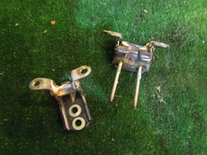 2005 Infiniti G35x Sedan RH Rear Door Hinge Set
