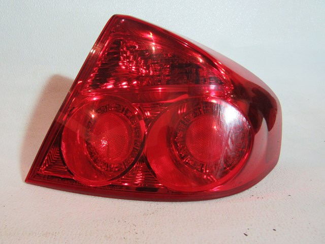 2005 2006 Infiniti G35 Sedan RH Passenger Quarter Mounted Tail Light