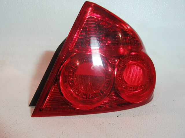2005 2006 Infiniti G35 Sedan RH Passenger Quarter Mounted Tail Light