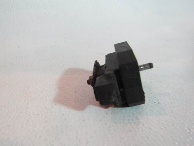 2007 BMW M6 E60 E61 E63 E64 M5 LH Driver Transmission Mount OEM