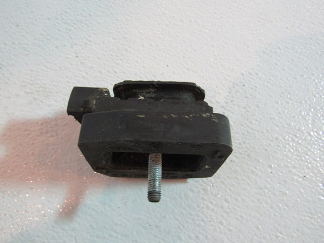 2007 BMW M6 E60 E61 E63 E64 M5 LH Driver Transmission Mount OEM