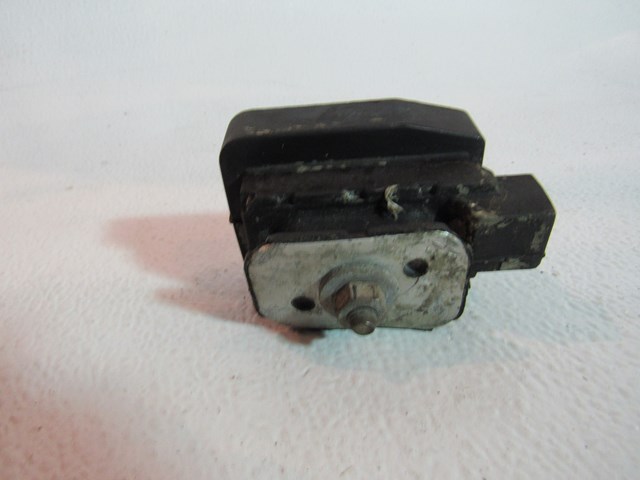 2007 BMW M6 E60 E61 E63 E64 M5 LH Driver Transmission Mount OEM