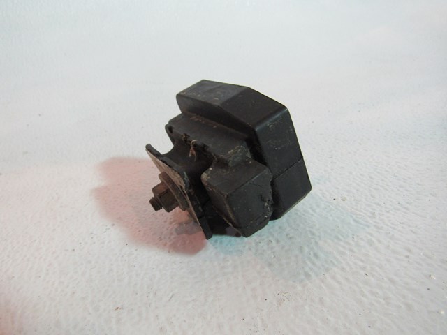 2007 BMW M6 E60 E61 E63 E64 M5 LH Driver Transmission Mount OEM