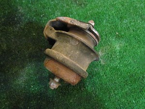 2005 Infiniti G35x Sedan RH Passenger Engine Mount
