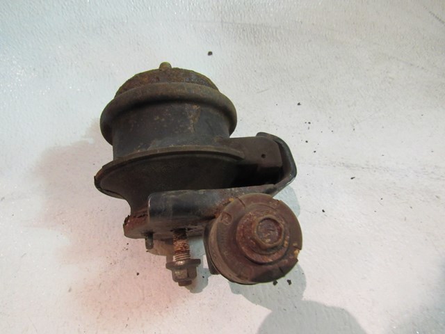 2005 2006 Infiniti G35x Sedan LH Driver Engine Mount