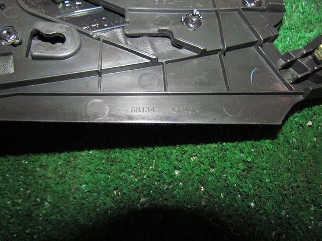 2006 Nissan 350z RH Passenger Inner Kick Panel Knee 68134 CF40A