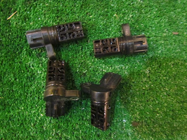 2006 Nissan 350z Rev Up Cam Position Sensor Set