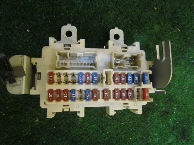 2006 Nissan 350z Rev Up Interior Fuse Box AM60A