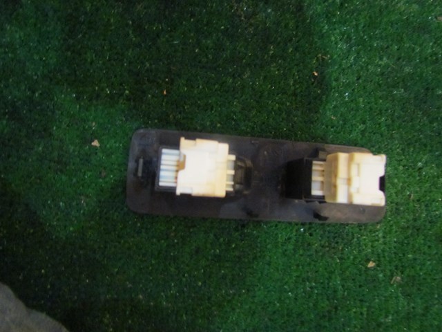 1999 Subaru Forester Front RH Passenger Door Switch 