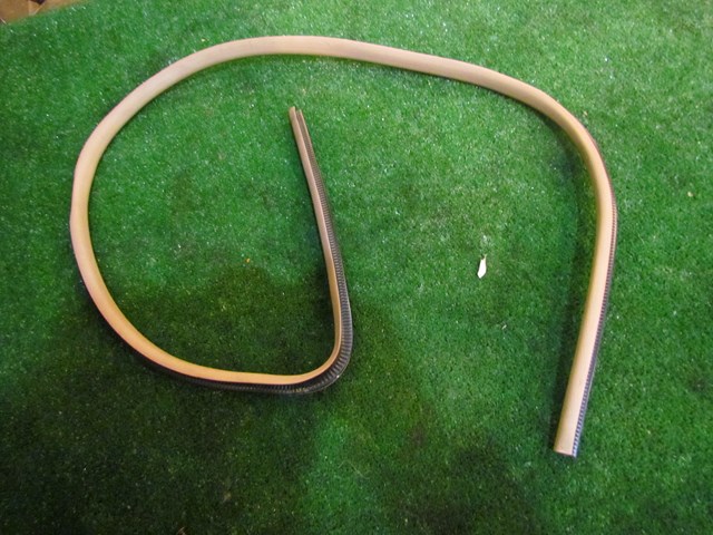 1999 Subaru Forester Front LH Driver Door Seal