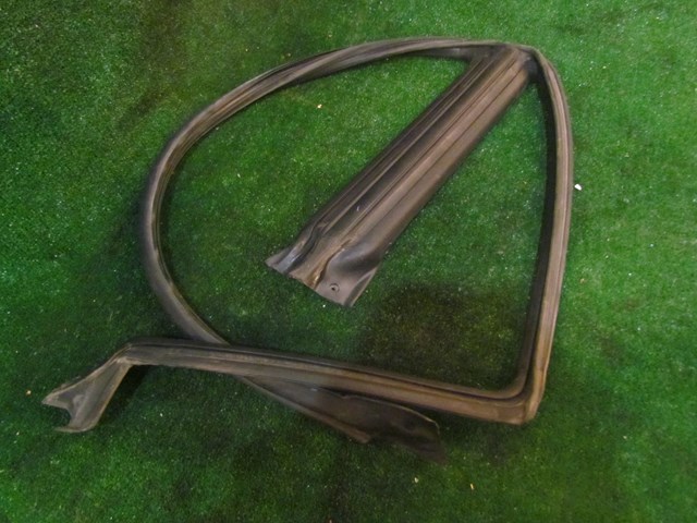 1999 Subaru Forester LH Driver Window/Door Seal
