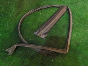 1999 Subaru Forester LH Driver Window/Door Seal