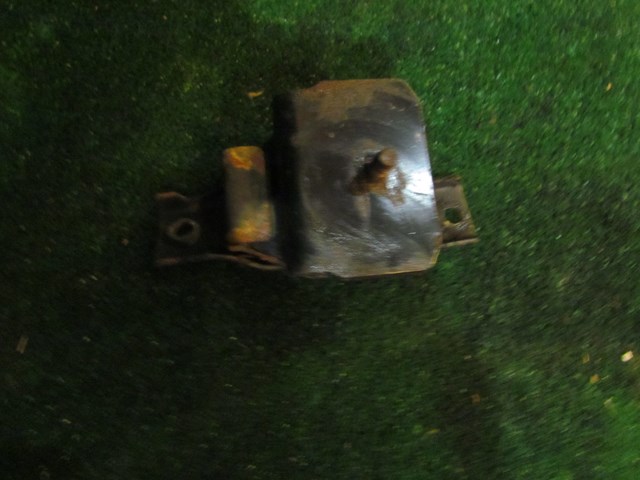 1999 Subaru Forester LH Driver Engine Mount