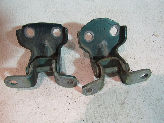 1999 Subaru Forester Rear LH Driver Door Hinges