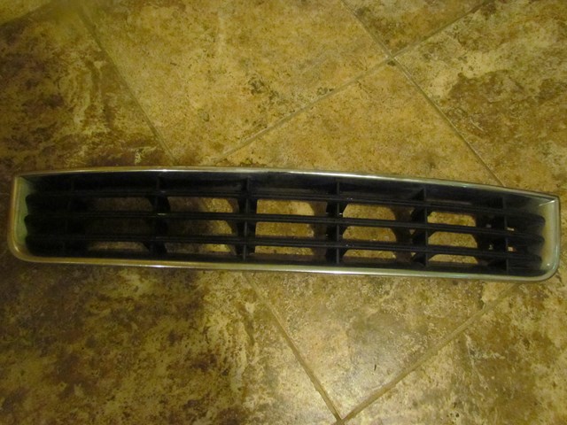2004 Audi A8L D3 Lower Grille