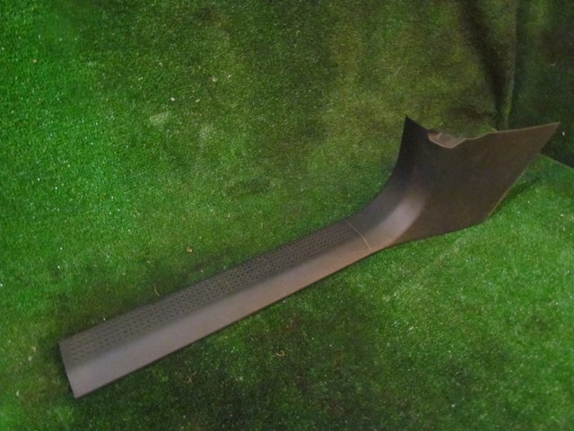 2004 Audi A8L D3 Front LH Driver Door Sill Kick 4E1 864 613E