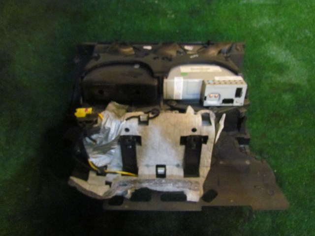 2004 Audi A8L D3 RH Glove Box, CD Changer, & Air Bag 4E0 035 111