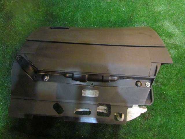 2004 Audi A8L D3 RH Glove Box, CD Changer, & Air Bag 4E0 035 111