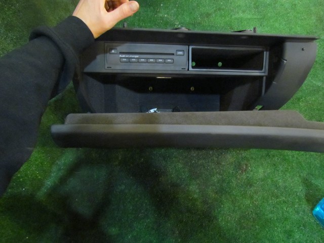 2004 Audi A8L D3 RH Glove Box, CD Changer, & Air Bag 4E0 035 111