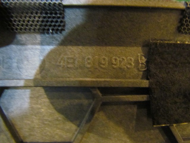 2004 Audi A8L D3 Front Upper Dash Speaker Cover/Grille 