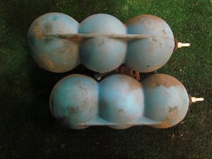 2004 Audi A8L Air Ride Air Pressure Reservoir Tanks