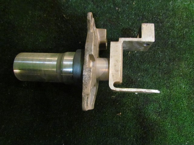 2004 Audi A8L D3 RH Passenger Front Bumper Reinforcement Bracket