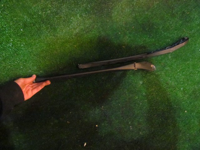 2004 Audi A8L D3 Windshield Wiper Arms Set