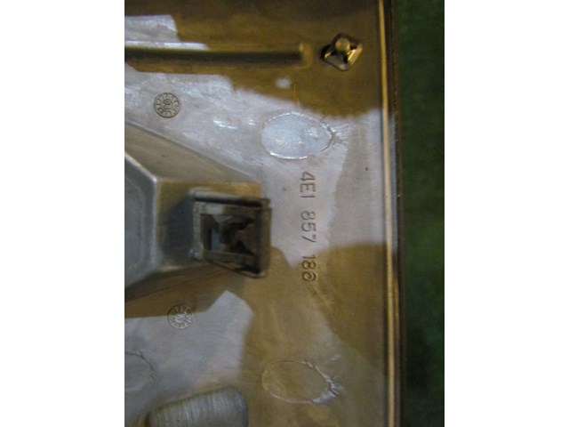 2004 Audi A8L D3 RH Passenger Dash Air Vents w/Trim 4E1 857 186  