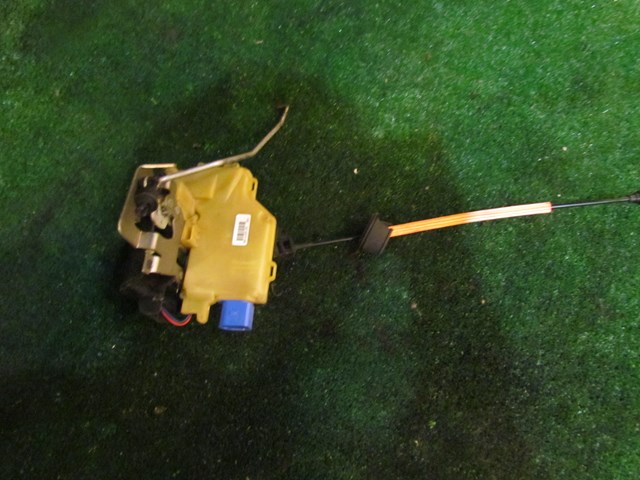 2004 Audi A8L D3 Front RH Passenger Door Lock Actuator