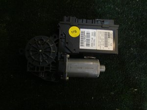 2004 Audi A8L D3 Front RH Power Window Motor 4E1 959 802